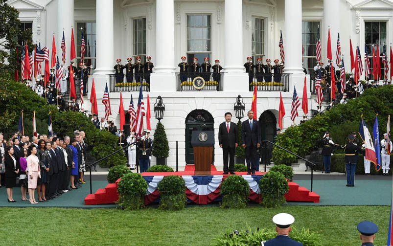 6中国国家主席习近平在华盛顿白宫南草坪出席美国总统奥巴马举行的欢迎仪式。2.jpg
