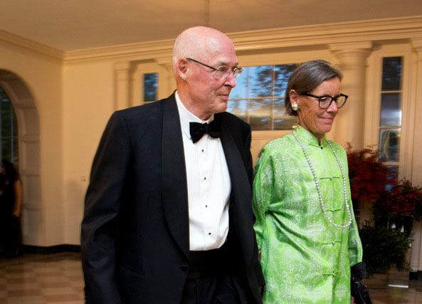 1443238210255224.jpg 前财政部部长保尔森(Henry Paulson)及其夫人到场。.jpg