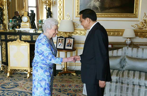2014年6月17日，英女王在温莎宫会见中国国务院总理李克强.jpg