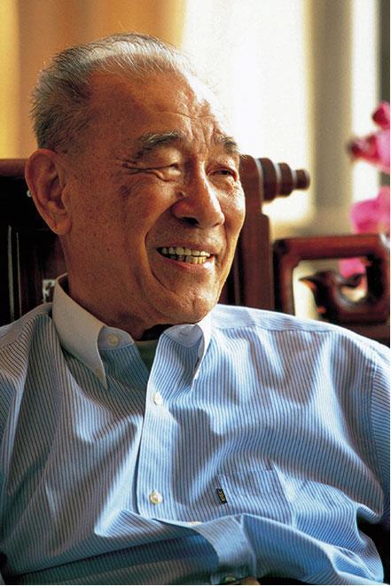 1454219089167979.jpg 晚年袁庚.jpg