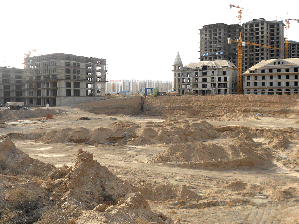 7 1 兰州新区烂尾项目星光城.JPG