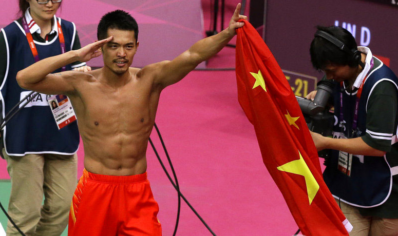 1471611508571567.png 林丹敬军礼.png