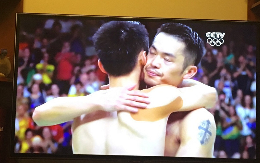 1471612594902567.jpg 拥抱_副本.jpg