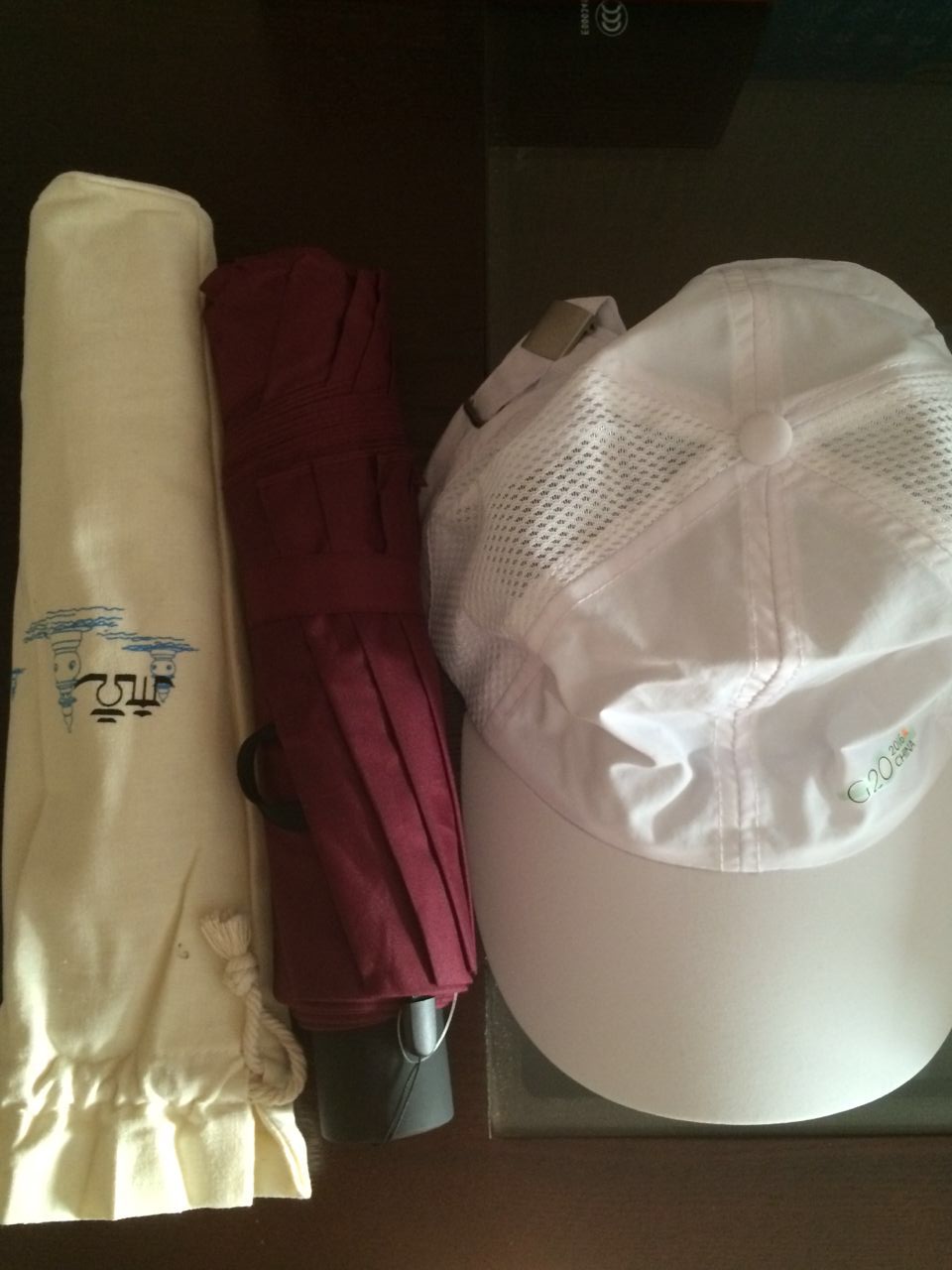 1472725608858271.jpg 伞.jpg