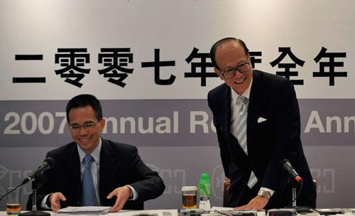 1479885667568927.jpg 李嘉诚父子.jpg