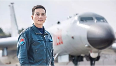 中国军人:负重前行只为你能岁月静好 中国军人:负重前行只为你能岁月静好