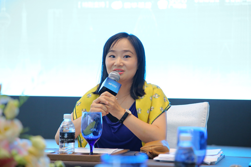 主持人:21世纪经济报道金融版记者 包慧16:53:40圆桌对话主持人:包慧