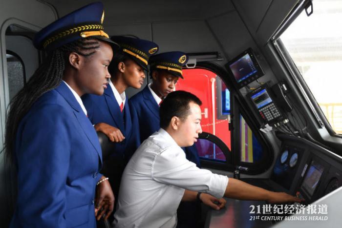 1496204897426757.jpg 949015576.jpg