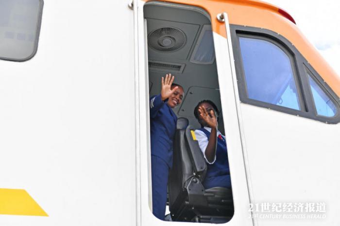 1496204930851474.jpg 829359826.jpg