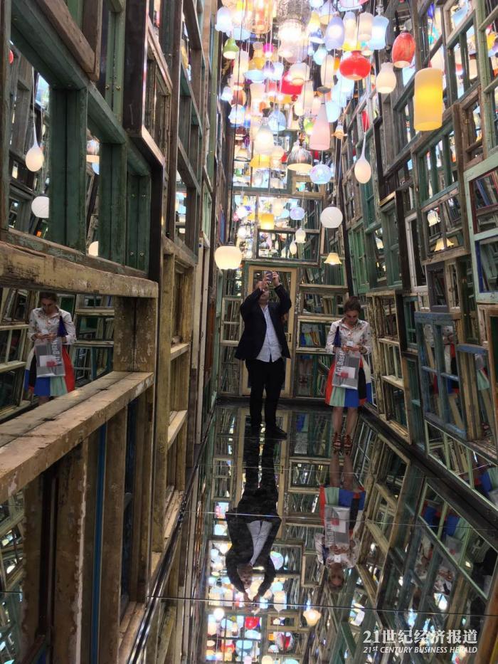 宋冬, Through the Wall, 2016(作品内部）.jpg