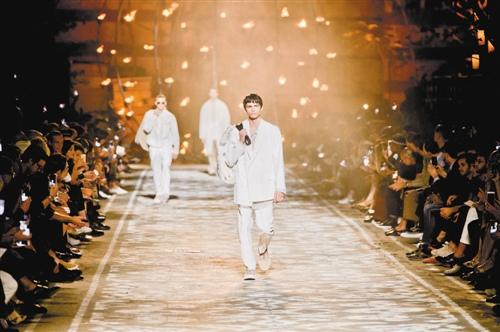 1498255921861464.jpg 2018春夏男装周1.jpg