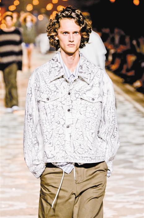 1498255940488504.jpg 2018春夏男装周2.jpg