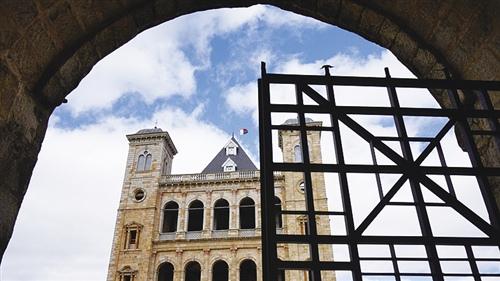 1498860713266676.jpg 塔那那利佛:奇异海岛的矛盾与和谐4.jpg