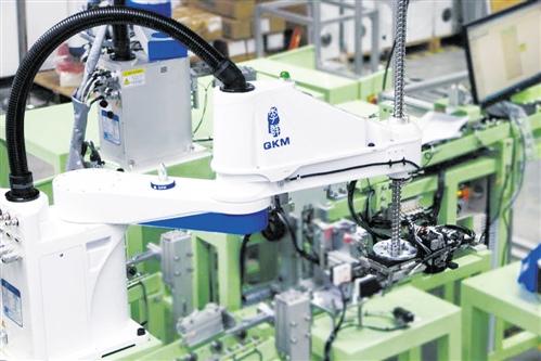 李群自动化副总经理俞春华的“双城记” 香港技术青年聚集东莞松山湖2.jpg