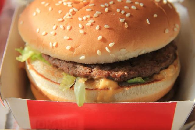 被曝使用过期食材，“甩锅”加盟商的汉堡王还能再开千家门店吗？