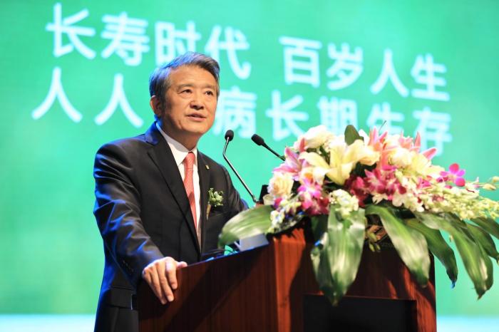 陈东升:长寿时代里最核心的产业是医药工业,健康服务和健康保险