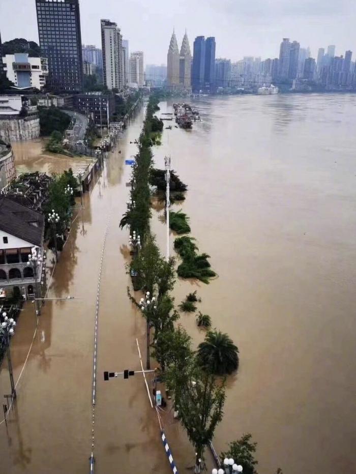 长江5号洪水来袭 重庆主城临江路段受淹 湖北荆州再次 迎考 21世纪经济报道