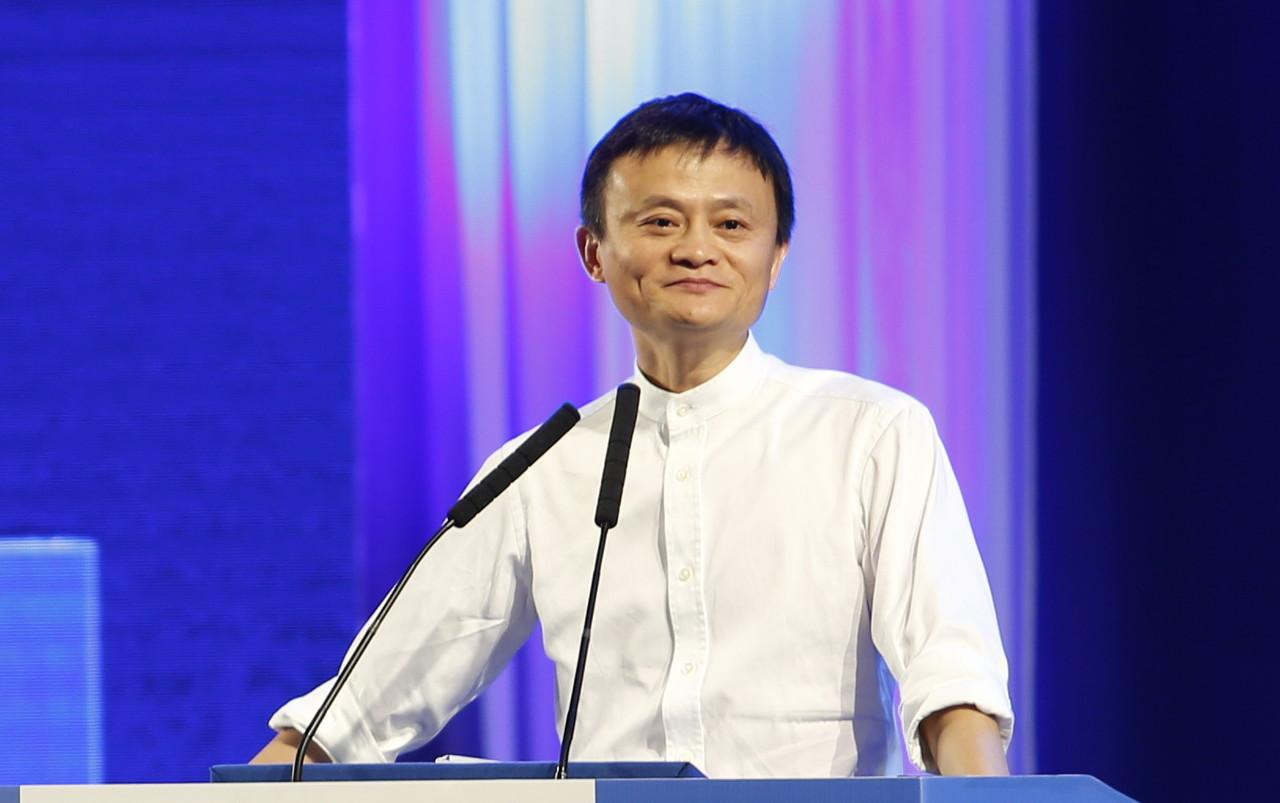 马云卖房，牵手易居，一举进攻贝壳和腾讯