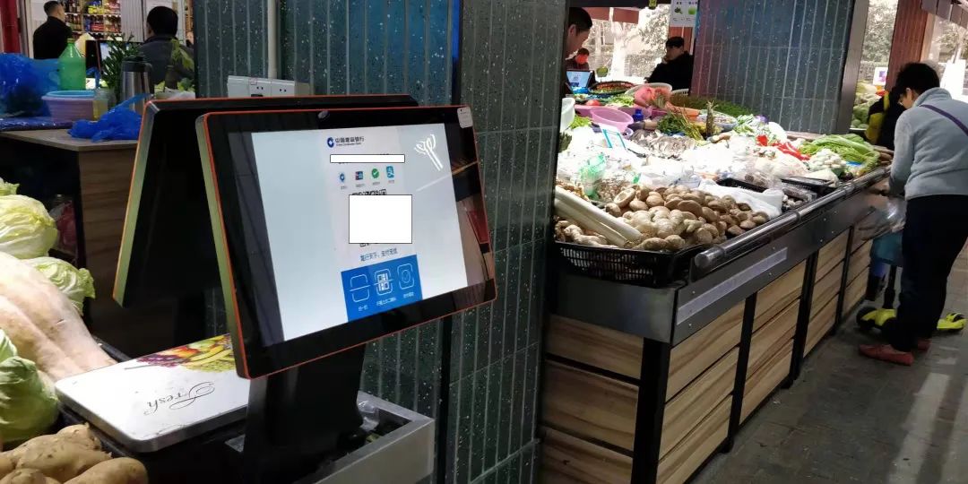 超过45岁剥夺卖菜资格！武汉菜场奇葩规定背后，只为涨租金？