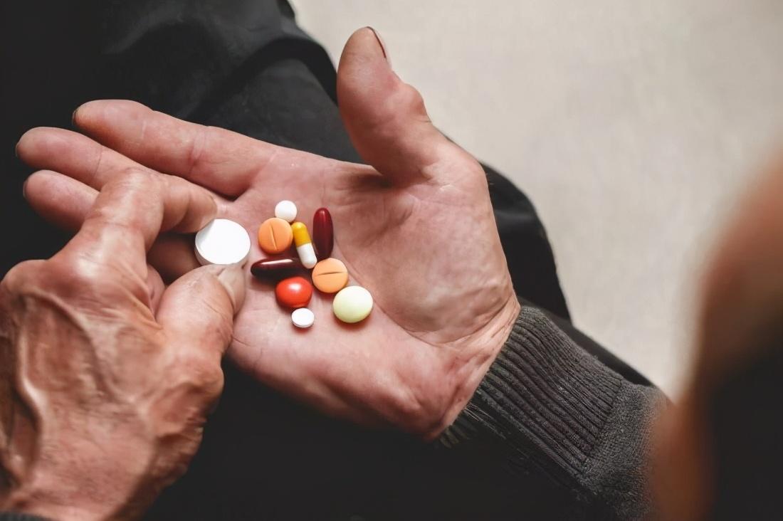 医疗健康爆发前夕：谁能抓住上游化趋势？