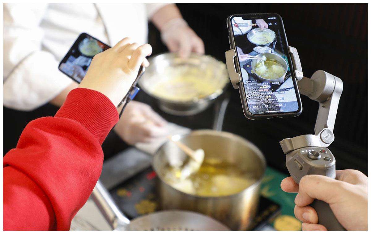 大V、KOL火翻天，签MCN当网红？年轻人清醒点