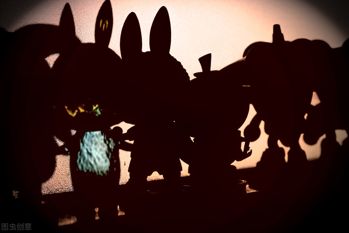 小小盒子背后蕴藏着百亿市场机会！盲盒为何能吸引年轻人买单？