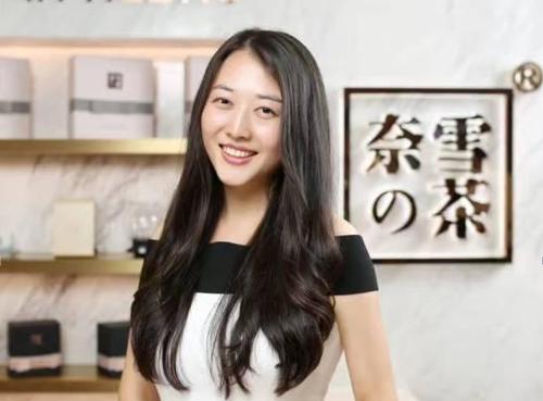 奈雪和喜茶的上市之战：谁会拿下4000亿市场的第一宝座？