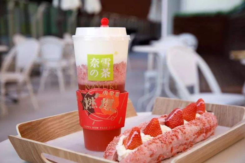 奈雪和喜茶的上市之战：谁会拿下4000亿市场的第一宝座？