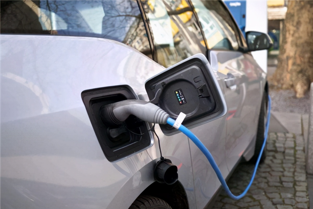 丰田指责电动汽车引发“电荒”，是高瞻远瞩，还是危言耸听？