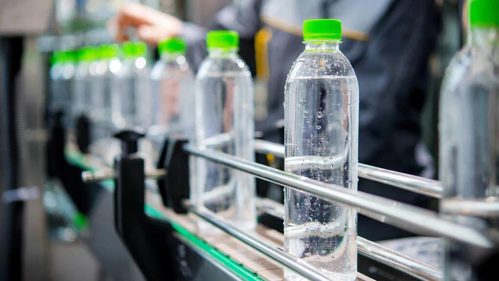 中国瓶盖大王：一年卖出150亿个瓶盖，在饮料企业背后默默捞金