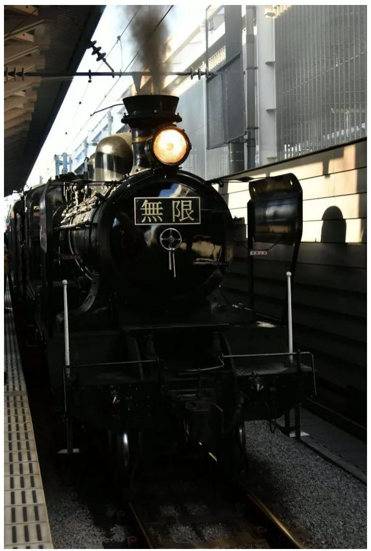 《鬼灭之刃》电影票房登顶日本影史，超过《千与千寻》成第一