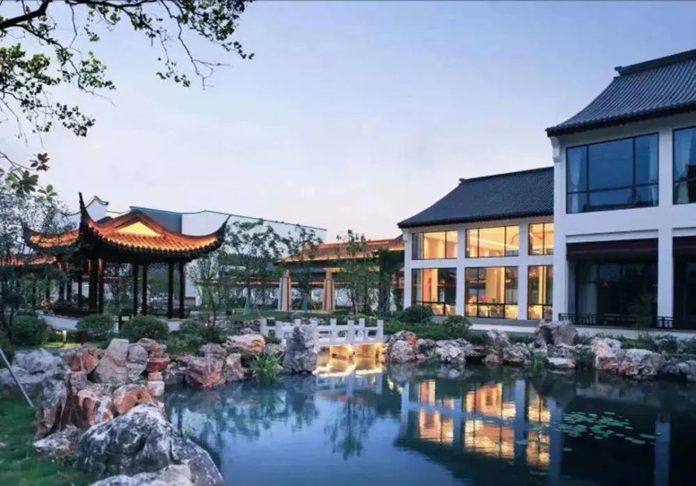 在中国，交通正在成为一门留住人的生意