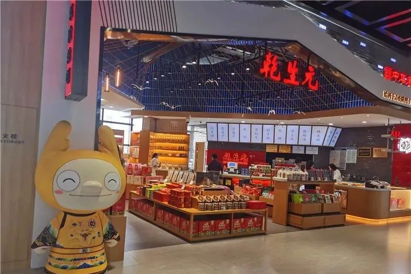 在中国，交通正在成为一门留住人的生意