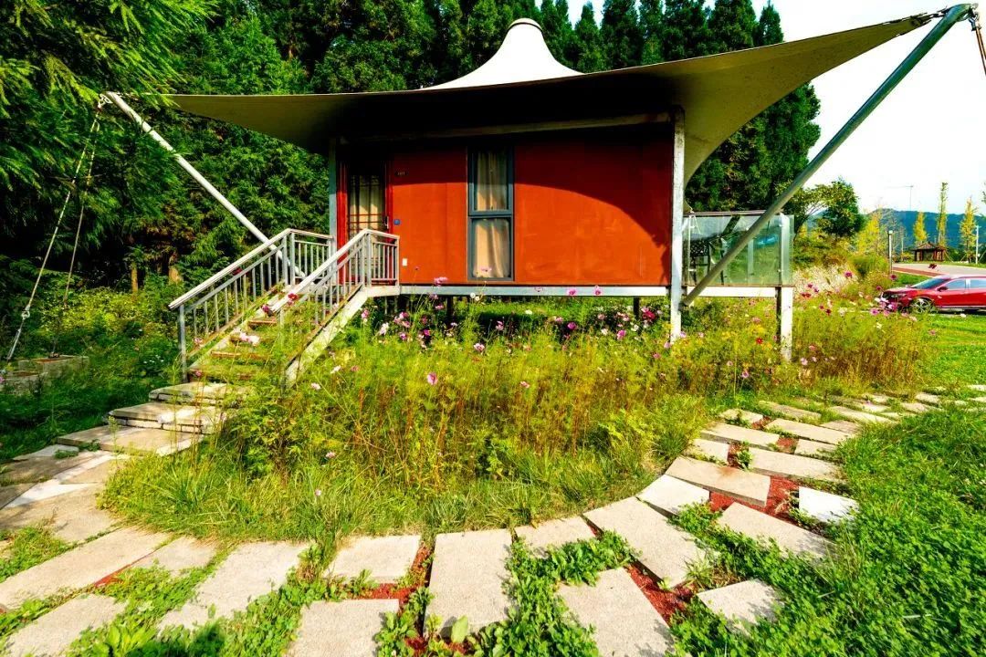 在中国，交通正在成为一门留住人的生意