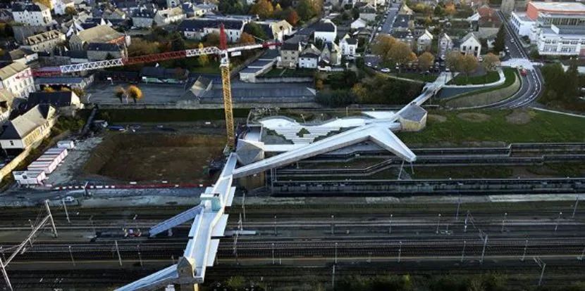 产业多次转型后，法国维特雷小镇为何最终选择了旅游