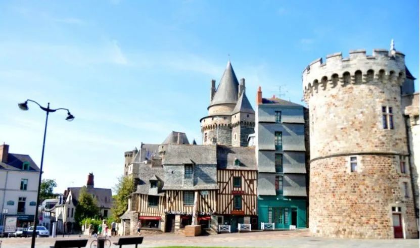 产业多次转型后，法国维特雷小镇为何最终选择了旅游