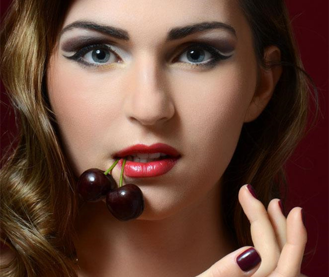 年度最大骗局：被中国人捧起的超级网红，终于跌下神坛