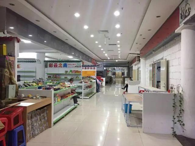 曾火爆一时，如今却沦为停车场，究竟是谁“打败”了地下商城？