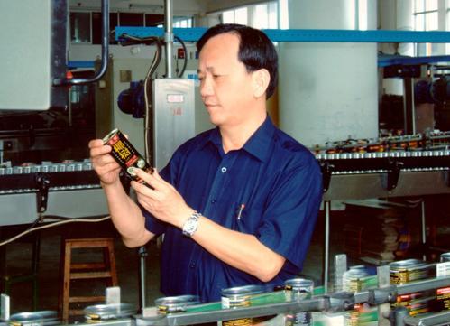 椰树椰汁业绩六年停滞，百亿野心尽成空，80岁掌门人无力回天