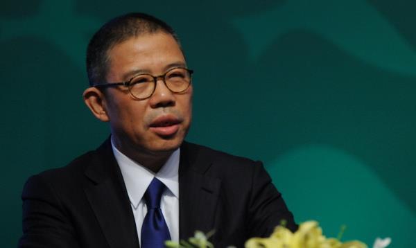 椰树椰汁业绩六年停滞，百亿野心尽成空，80岁掌门人无力回天