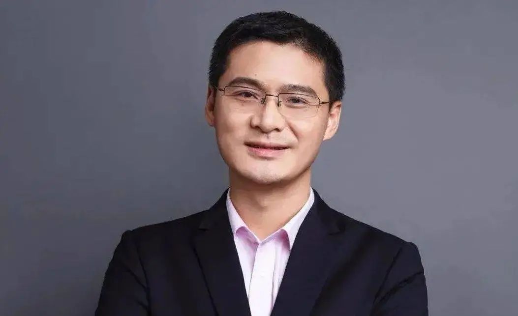 罗翔为什么能火