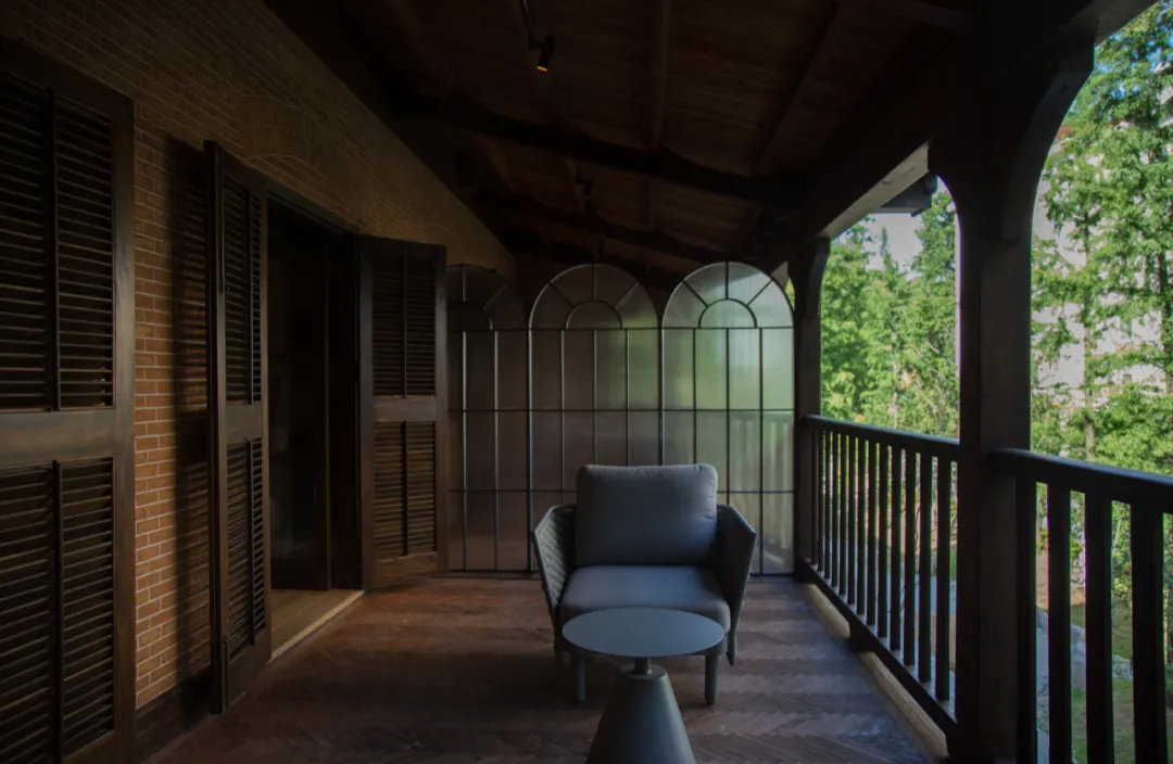 隐居集团黄严归来 诗意的中国人文度假能否继续？