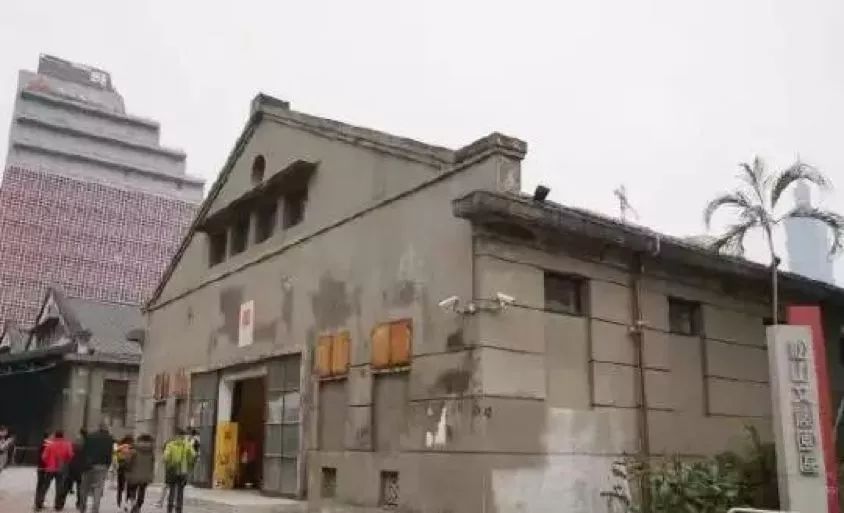 电子烟颠覆下，老卷烟厂路在何方