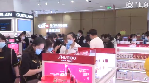 揭秘免税店的暴利生意:7天卖出15亿,SKP都馋哭了