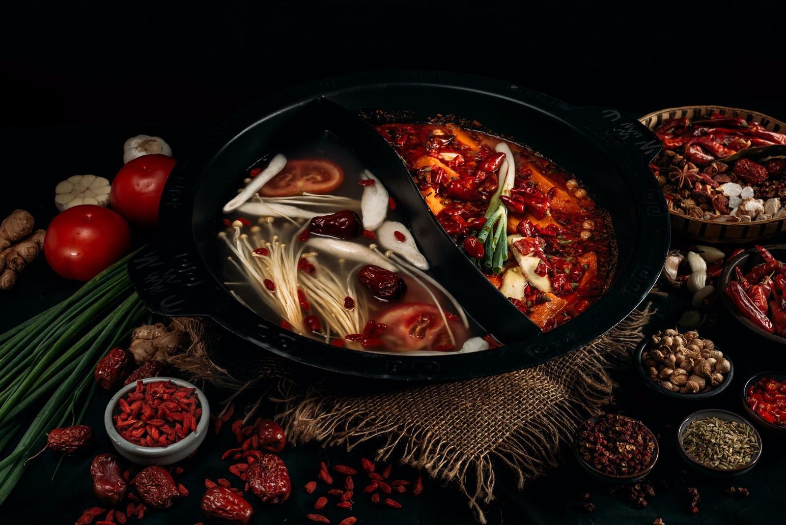 “奇葩”海底捞，去年利润暴跌90%，股价却疯涨