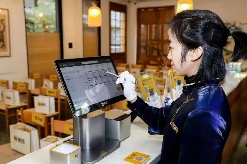 餐饮SaaS市场一片红海，存量竞争下谁能笑到最后？