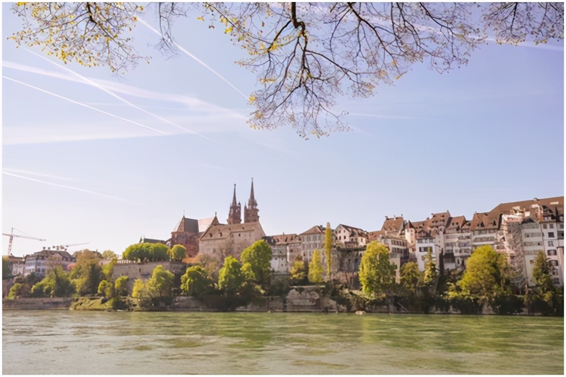 都是水，法国人却搞出了不同的特色小镇