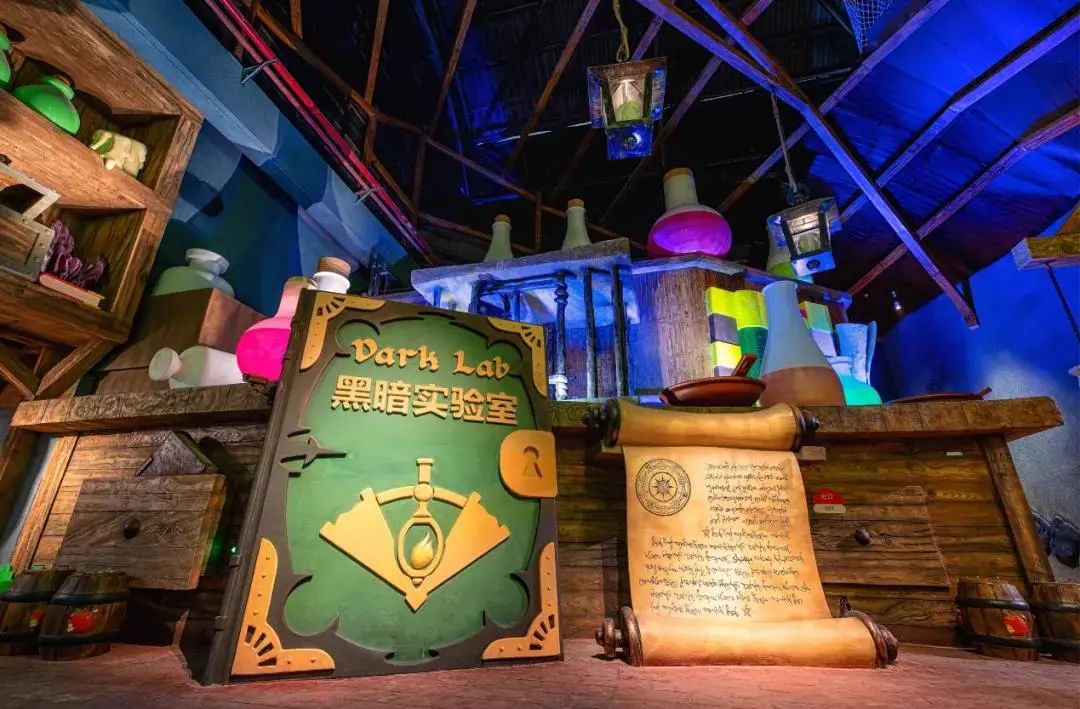 透明厕所，你敢上吗？