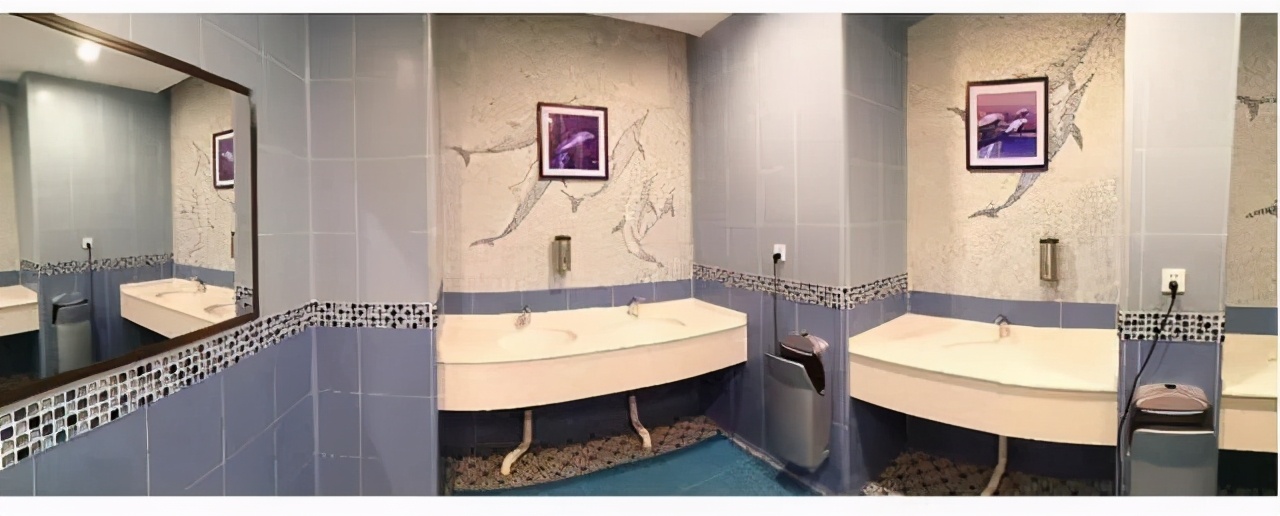 透明厕所，你敢上吗？