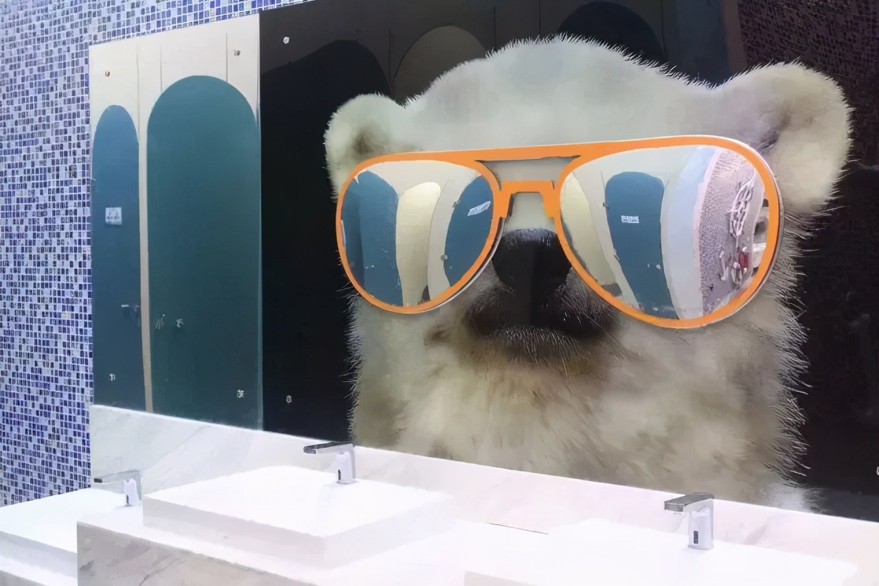 透明厕所，你敢上吗？